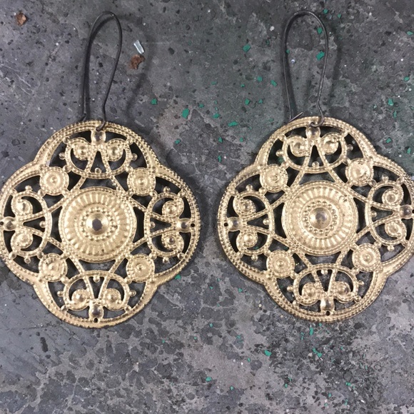 Vintage Rose Distressed Earrings - Picture 2 of 2